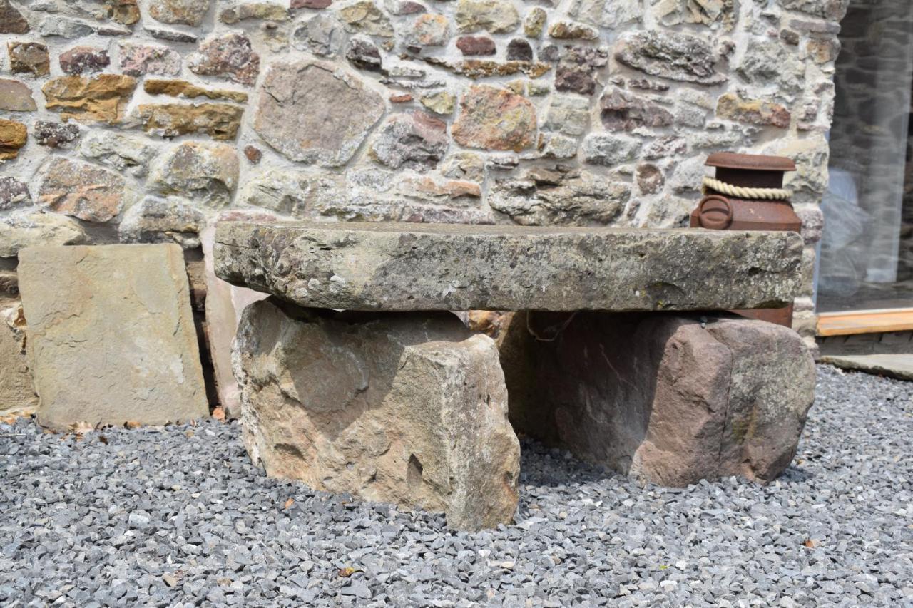 Cowshed In The Black Mountains Abergavenny ภายนอก รูปภาพ